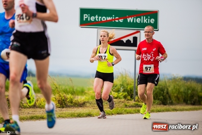 Zdjęcie w galerii na portalu naszraciborz.pl: X Jubileuszowy Półmaraton Kietrz - Třebom - Gródczanki - Pietrowice Wielkie wiadomości z regionu