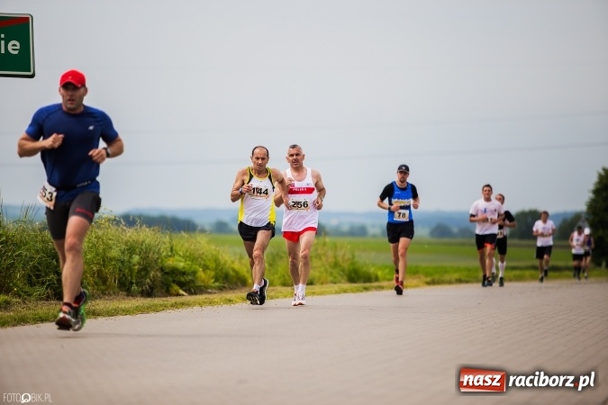 Zdjęcie w galerii na portalu naszraciborz.pl: X Jubileuszowy Półmaraton Kietrz - Třebom - Gródczanki - Pietrowice Wielkie wiadomości z regionu