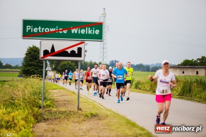 Zdjęcie w galerii na portalu naszraciborz.pl: X Jubileuszowy Półmaraton Kietrz - Třebom - Gródczanki - Pietrowice Wielkie wiadomości z regionu