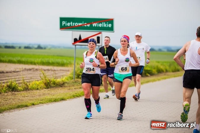 Zdjęcie w galerii na portalu naszraciborz.pl: X Jubileuszowy Półmaraton Kietrz - Třebom - Gródczanki - Pietrowice Wielkie wiadomości z regionu