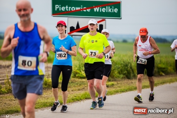 Zdjęcie w galerii na portalu naszraciborz.pl: X Jubileuszowy Półmaraton Kietrz - Třebom - Gródczanki - Pietrowice Wielkie wiadomości z regionu