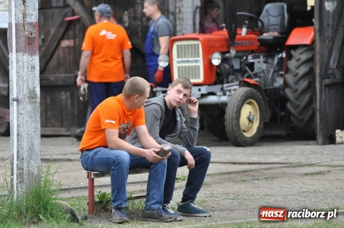 Zdjęcie w galerii na portalu naszraciborz.pl: Industriada 2016 w Rudach. Składy wąskotorówki pełne pasażerów wiadomości z regionu