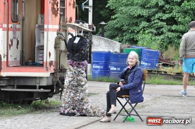 Zdjęcie w galerii na portalu naszraciborz.pl: Industriada 2016 w Rudach. Składy wąskotorówki pełne pasażerów wiadomości z regionu