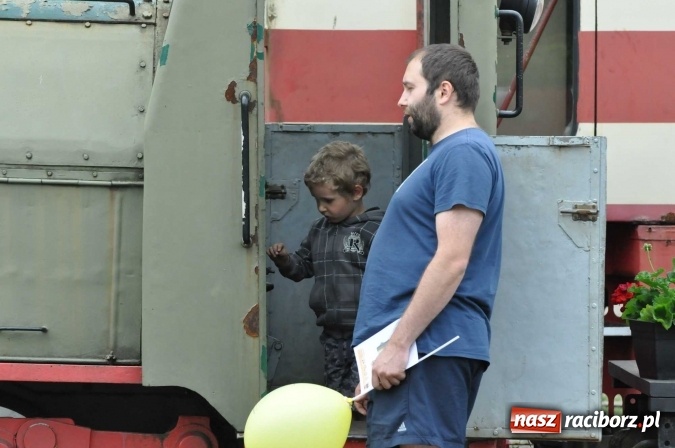 Zdjęcie w galerii na portalu naszraciborz.pl: Industriada 2016 w Rudach. Składy wąskotorówki pełne pasażerów wiadomości z regionu