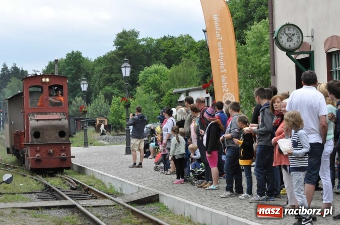 Zdjęcie w galerii na portalu naszraciborz.pl: Industriada 2016 w Rudach. Składy wąskotorówki pełne pasażerów wiadomości z regionu