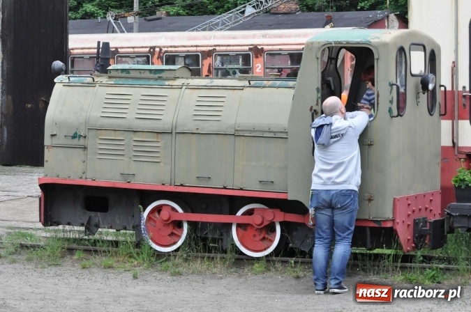 Zdjęcie w galerii na portalu naszraciborz.pl: Industriada 2016 w Rudach. Składy wąskotorówki pełne pasażerów wiadomości z regionu