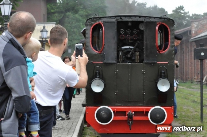 Zdjęcie w galerii na portalu naszraciborz.pl: Industriada 2016 w Rudach. Składy wąskotorówki pełne pasażerów wiadomości z regionu
