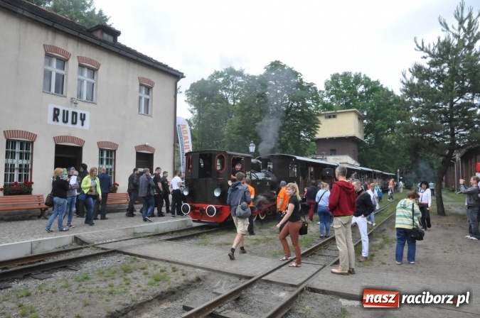 Zdjęcie w galerii na portalu naszraciborz.pl: Industriada 2016 w Rudach. Składy wąskotorówki pełne pasażerów wiadomości z regionu