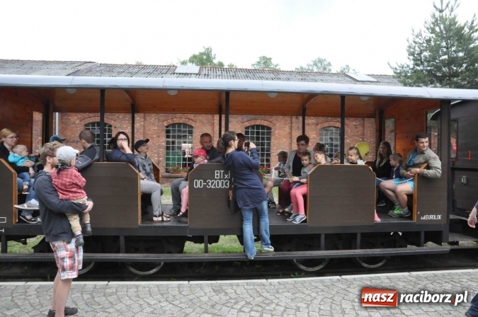 Zdjęcie w galerii na portalu naszraciborz.pl: Industriada 2016 w Rudach. Składy wąskotorówki pełne pasażerów wiadomości z regionu