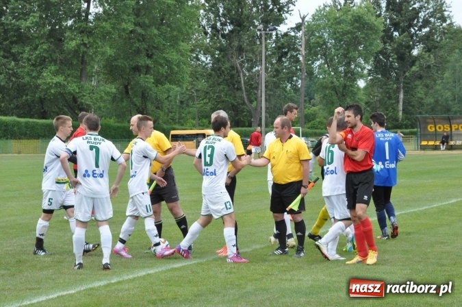 Zdjęcie w galerii na portalu naszraciborz.pl: A klasa: Nudne spotkanie przy Cegielskiej. Tworków mistrzem! wiadomości z regionu