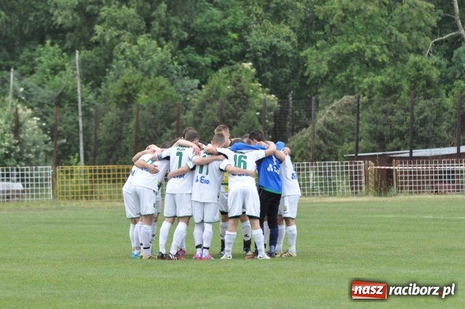 Zdjęcie w galerii na portalu naszraciborz.pl: A klasa: Nudne spotkanie przy Cegielskiej. Tworków mistrzem! wiadomości z regionu