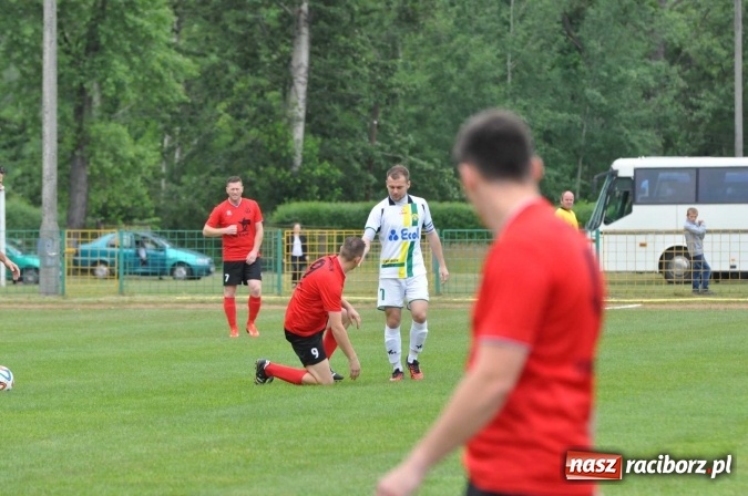 Zdjęcie w galerii na portalu naszraciborz.pl: A klasa: Nudne spotkanie przy Cegielskiej. Tworków mistrzem! wiadomości z regionu