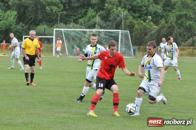 Zdjęcie w galerii na portalu naszraciborz.pl: A klasa: Nudne spotkanie przy Cegielskiej. Tworków mistrzem! wiadomości z regionu