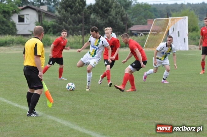 Zdjęcie w galerii na portalu naszraciborz.pl: A klasa: Nudne spotkanie przy Cegielskiej. Tworków mistrzem! wiadomości z regionu