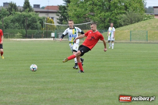 Zdjęcie w galerii na portalu naszraciborz.pl: A klasa: Nudne spotkanie przy Cegielskiej. Tworków mistrzem! wiadomości z regionu