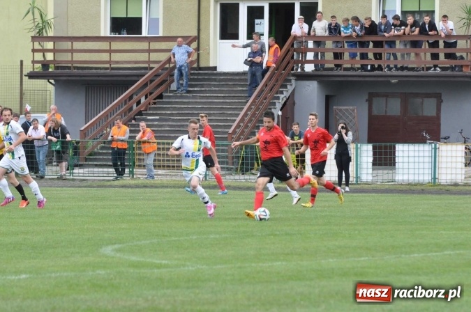 Zdjęcie w galerii na portalu naszraciborz.pl: A klasa: Nudne spotkanie przy Cegielskiej. Tworków mistrzem! wiadomości z regionu