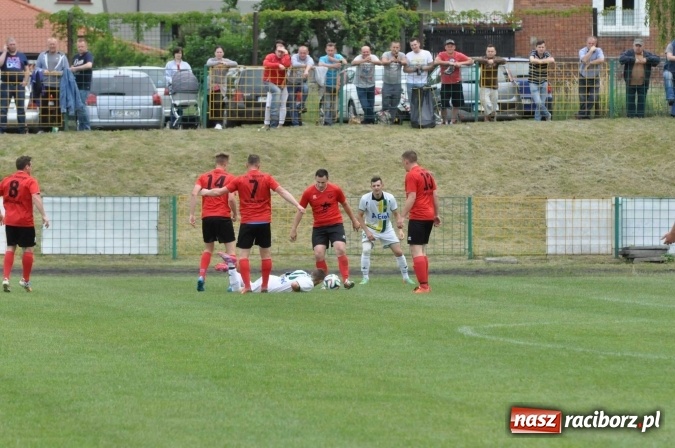 Zdjęcie w galerii na portalu naszraciborz.pl: A klasa: Nudne spotkanie przy Cegielskiej. Tworków mistrzem! wiadomości z regionu