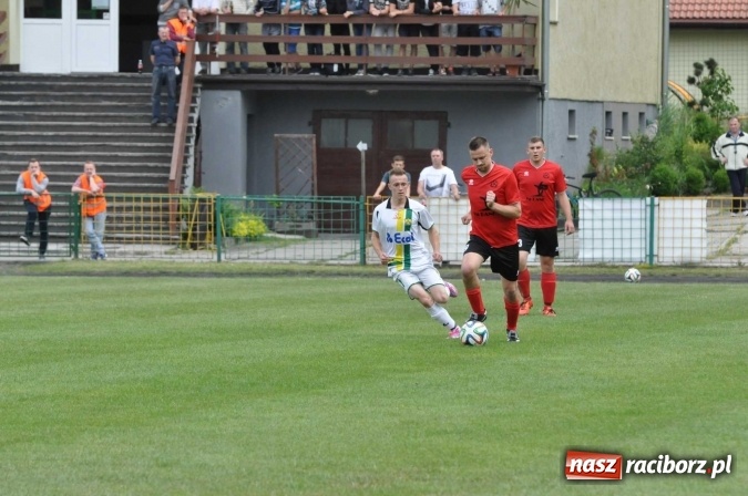 Zdjęcie w galerii na portalu naszraciborz.pl: A klasa: Nudne spotkanie przy Cegielskiej. Tworków mistrzem! wiadomości z regionu