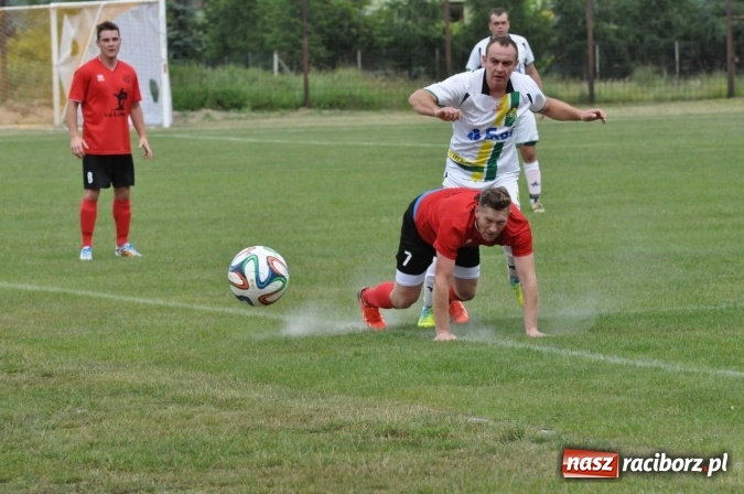 Zdjęcie w galerii na portalu naszraciborz.pl: A klasa: Nudne spotkanie przy Cegielskiej. Tworków mistrzem! wiadomości z regionu