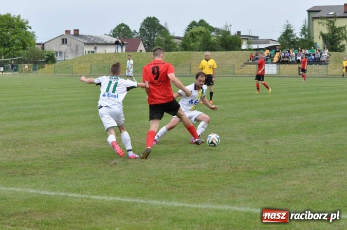 Zdjęcie w galerii na portalu naszraciborz.pl: A klasa: Nudne spotkanie przy Cegielskiej. Tworków mistrzem! wiadomości z regionu