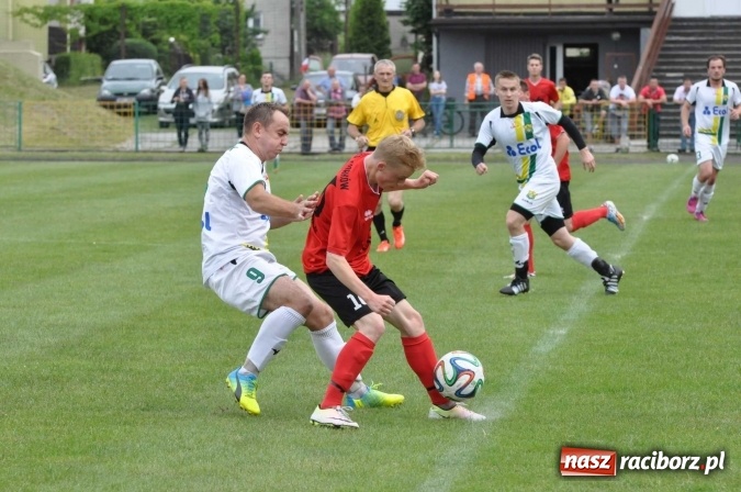 Zdjęcie w galerii na portalu naszraciborz.pl: A klasa: Nudne spotkanie przy Cegielskiej. Tworków mistrzem! wiadomości z regionu