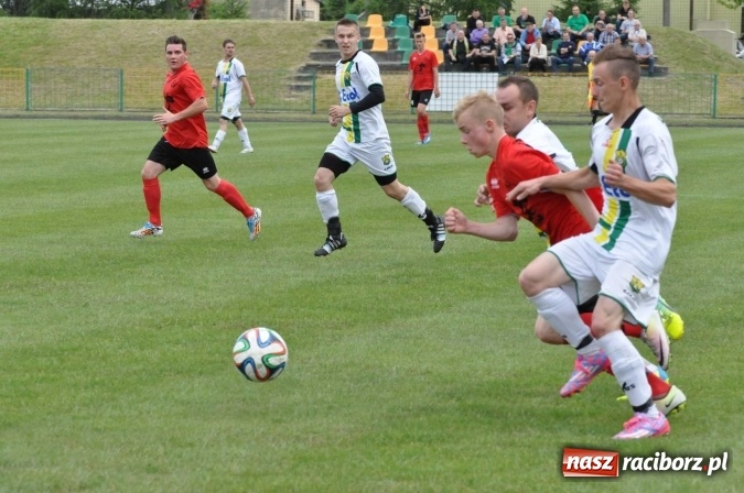 Zdjęcie w galerii na portalu naszraciborz.pl: A klasa: Nudne spotkanie przy Cegielskiej. Tworków mistrzem! wiadomości z regionu