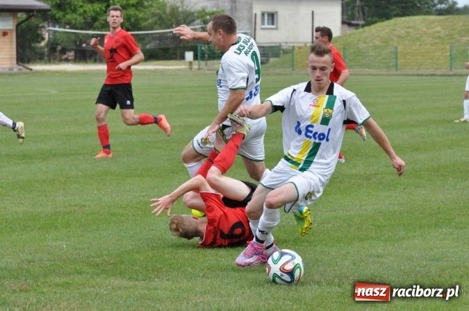 Zdjęcie w galerii na portalu naszraciborz.pl: A klasa: Nudne spotkanie przy Cegielskiej. Tworków mistrzem! wiadomości z regionu