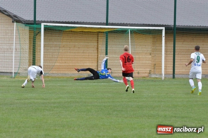 Zdjęcie w galerii na portalu naszraciborz.pl: A klasa: Nudne spotkanie przy Cegielskiej. Tworków mistrzem! wiadomości z regionu