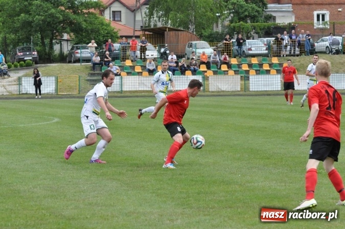 Zdjęcie w galerii na portalu naszraciborz.pl: A klasa: Nudne spotkanie przy Cegielskiej. Tworków mistrzem! wiadomości z regionu