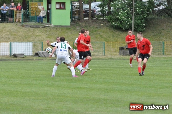 Zdjęcie w galerii na portalu naszraciborz.pl: A klasa: Nudne spotkanie przy Cegielskiej. Tworków mistrzem! wiadomości z regionu