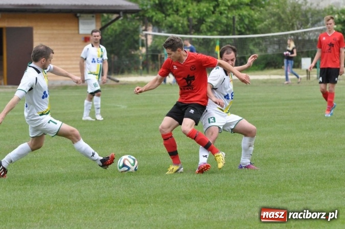Zdjęcie w galerii na portalu naszraciborz.pl: A klasa: Nudne spotkanie przy Cegielskiej. Tworków mistrzem! wiadomości z regionu