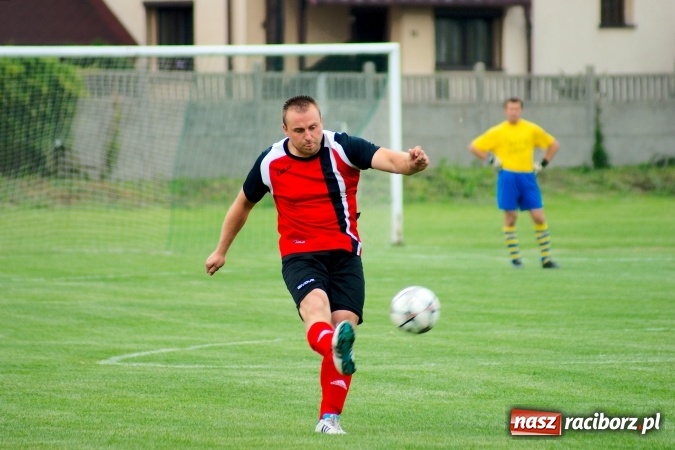 Zdjęcie w galerii na portalu naszraciborz.pl: Derby Raciborza: Fenomenalna passa Brzezia trwa wiadomości z regionu