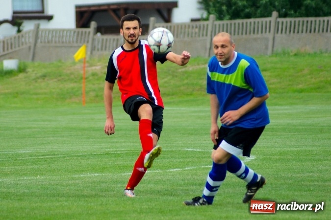 Zdjęcie w galerii na portalu naszraciborz.pl: Derby Raciborza: Fenomenalna passa Brzezia trwa wiadomości z regionu