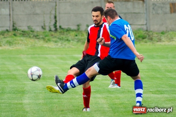 Zdjęcie w galerii na portalu naszraciborz.pl: Derby Raciborza: Fenomenalna passa Brzezia trwa wiadomości z regionu
