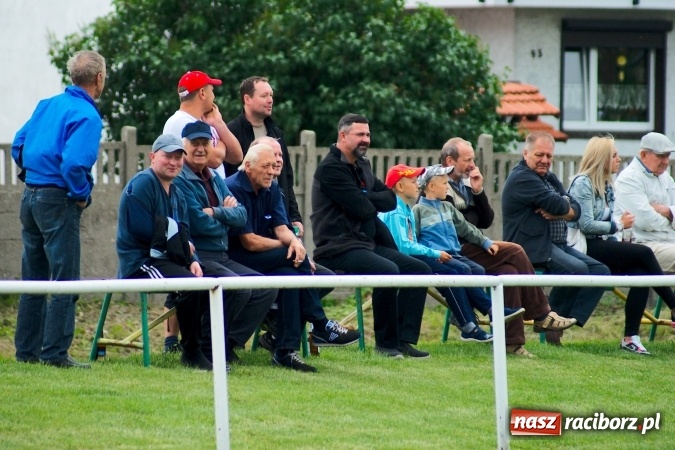 Zdjęcie w galerii na portalu naszraciborz.pl: Derby Raciborza: Fenomenalna passa Brzezia trwa wiadomości z regionu