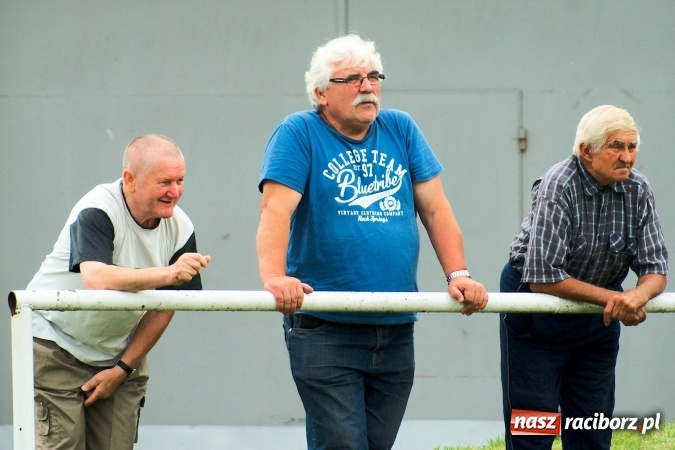 Zdjęcie w galerii na portalu naszraciborz.pl: Derby Raciborza: Fenomenalna passa Brzezia trwa wiadomości z regionu