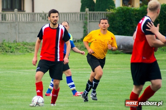 Zdjęcie w galerii na portalu naszraciborz.pl: Derby Raciborza: Fenomenalna passa Brzezia trwa wiadomości z regionu