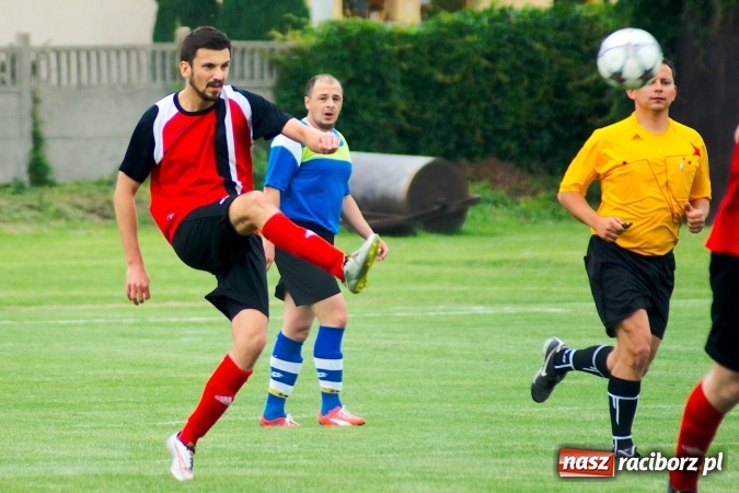 Zdjęcie w galerii na portalu naszraciborz.pl: Derby Raciborza: Fenomenalna passa Brzezia trwa wiadomości z regionu