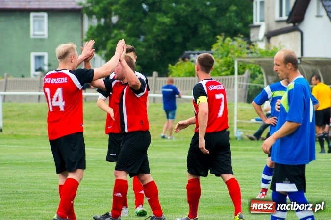 Zdjęcie w galerii na portalu naszraciborz.pl: Derby Raciborza: Fenomenalna passa Brzezia trwa wiadomości z regionu