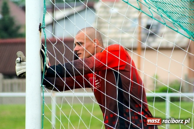 Zdjęcie w galerii na portalu naszraciborz.pl: Derby Raciborza: Fenomenalna passa Brzezia trwa wiadomości z regionu