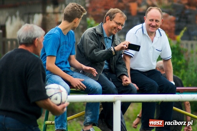 Zdjęcie w galerii na portalu naszraciborz.pl: Derby Raciborza: Fenomenalna passa Brzezia trwa wiadomości z regionu