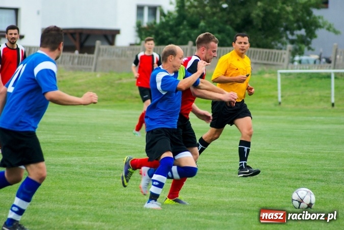 Zdjęcie w galerii na portalu naszraciborz.pl: Derby Raciborza: Fenomenalna passa Brzezia trwa wiadomości z regionu