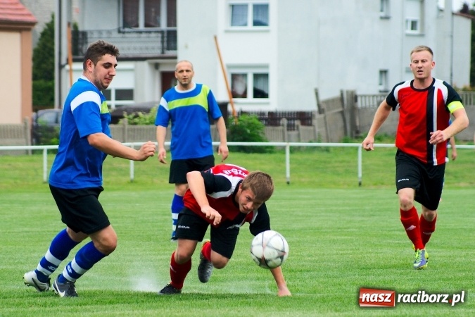 Zdjęcie w galerii na portalu naszraciborz.pl: Derby Raciborza: Fenomenalna passa Brzezia trwa wiadomości z regionu