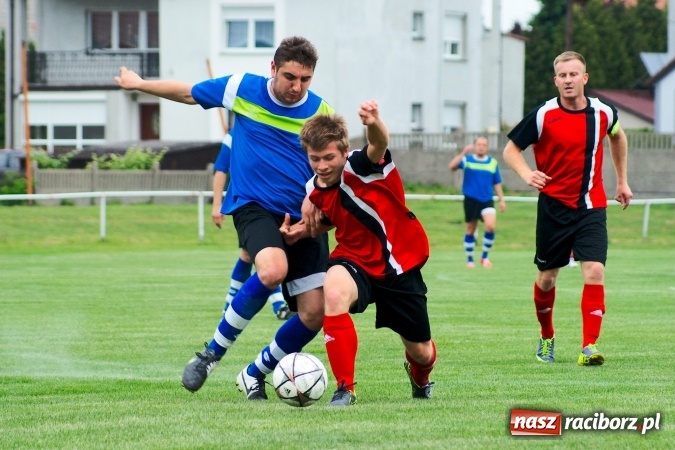 Zdjęcie w galerii na portalu naszraciborz.pl: Derby Raciborza: Fenomenalna passa Brzezia trwa wiadomości z regionu