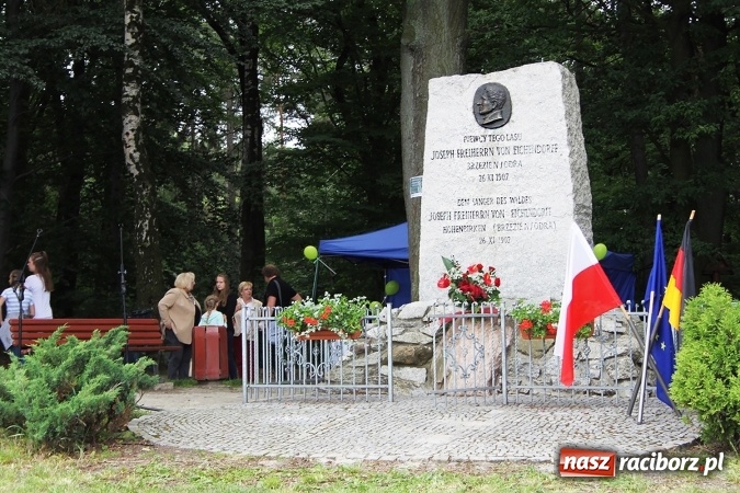 Zdjęcie w galerii na portalu naszraciborz.pl: Jubileusz ponownego odsłonięcia kamienia Eichendorffa w Brzeziu wiadomości z regionu