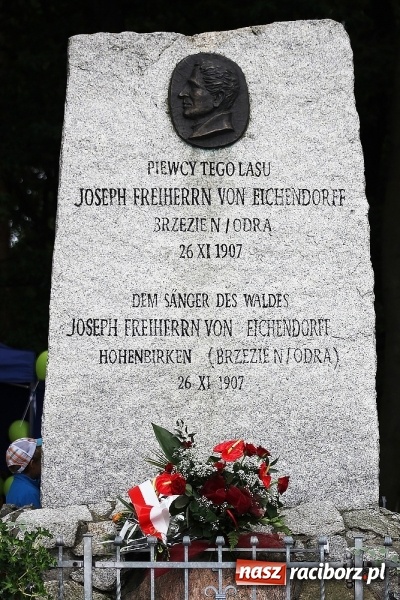 Zdjęcie w galerii na portalu naszraciborz.pl: Jubileusz ponownego odsłonięcia kamienia Eichendorffa w Brzeziu wiadomości z regionu