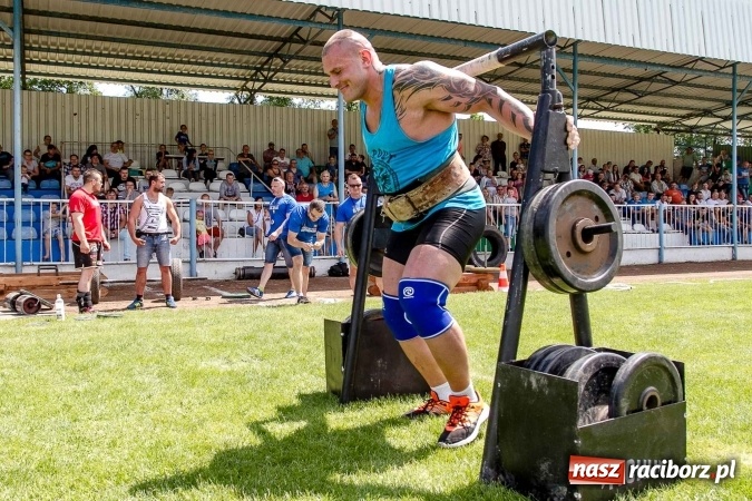 Zdjęcie w galerii na portalu naszraciborz.pl: II Mistrzostwa Polski Strongman w Kietrzu. Tichanów drugi FOTOREPORTAŻ wiadomości z regionu