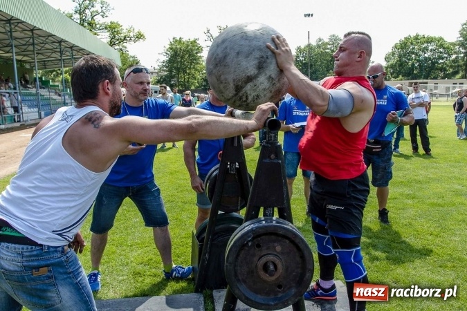 Zdjęcie w galerii na portalu naszraciborz.pl: II Mistrzostwa Polski Strongman w Kietrzu. Tichanów drugi FOTOREPORTAŻ wiadomości z regionu