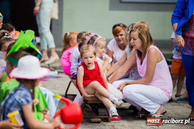 Zdjęcie w galerii na portalu naszraciborz.pl: Festyn rodzinny i Czerwony Kapturek w Studziennej wiadomości z regionu