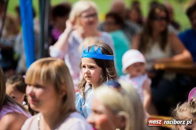 Zdjęcie w galerii na portalu naszraciborz.pl: Festyn rodzinny i Czerwony Kapturek w Studziennej wiadomości z regionu